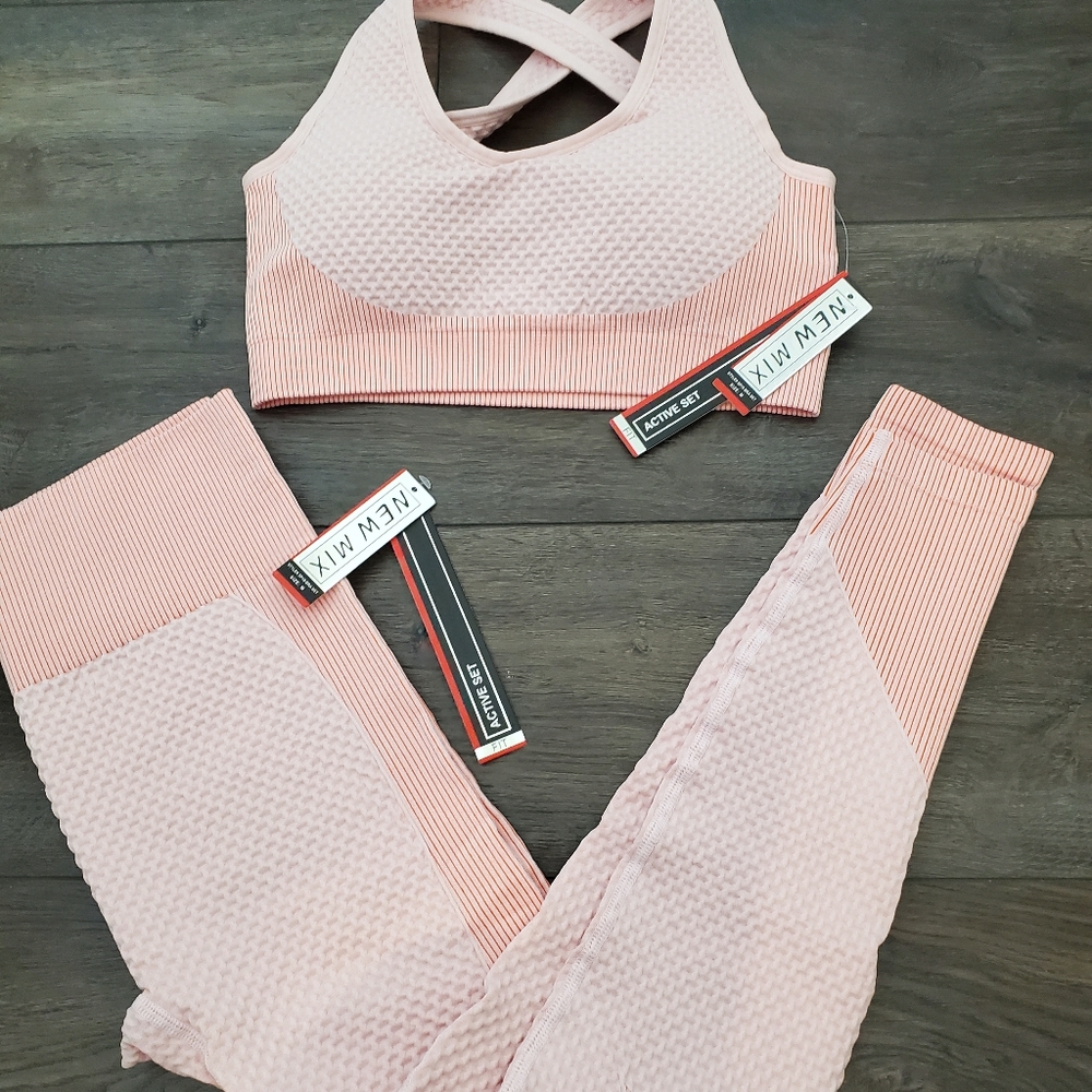 2 piece leggings with matching sports bra
